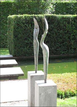 Irène Philips, HOLOVERSUM Man and Woman, bronze, 82 cm