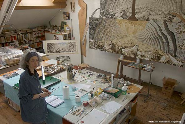 Irène PHILIPS in Atelier Dubrunfaut working on the monumental painting 'Ode à l'Amour', 2008. Photo: Jean Pierre Van den waeyenberg